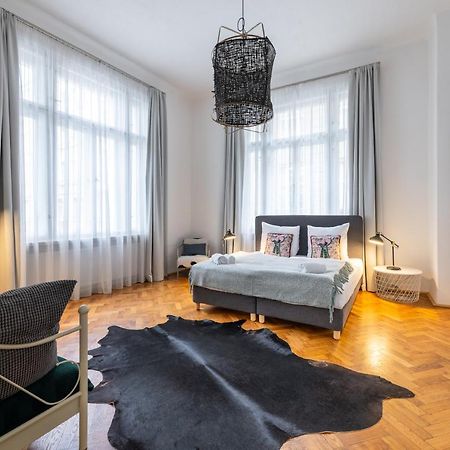 Charming 1 Bedroom Apartment In The City Center Of Praga Exterior foto