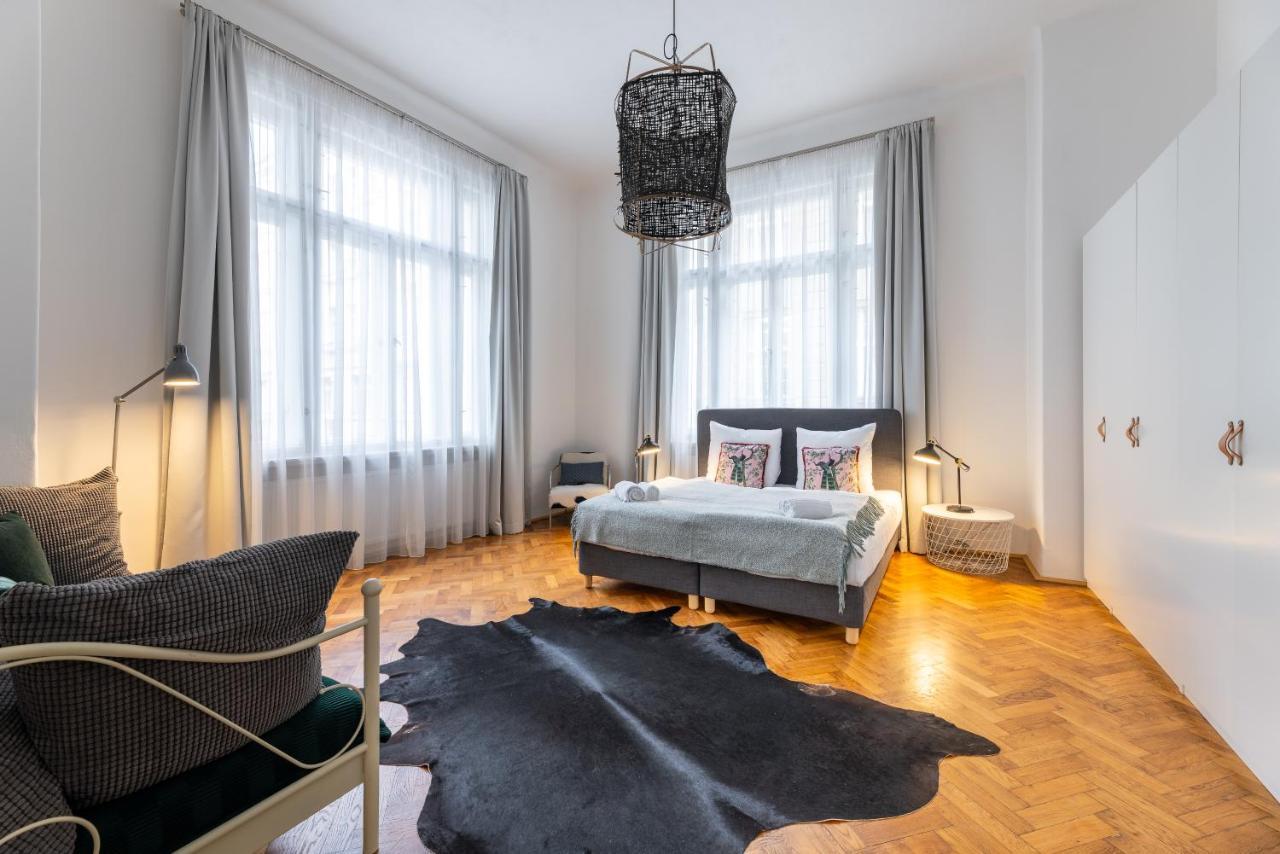 Charming 1 Bedroom Apartment In The City Center Of Praga Exterior foto