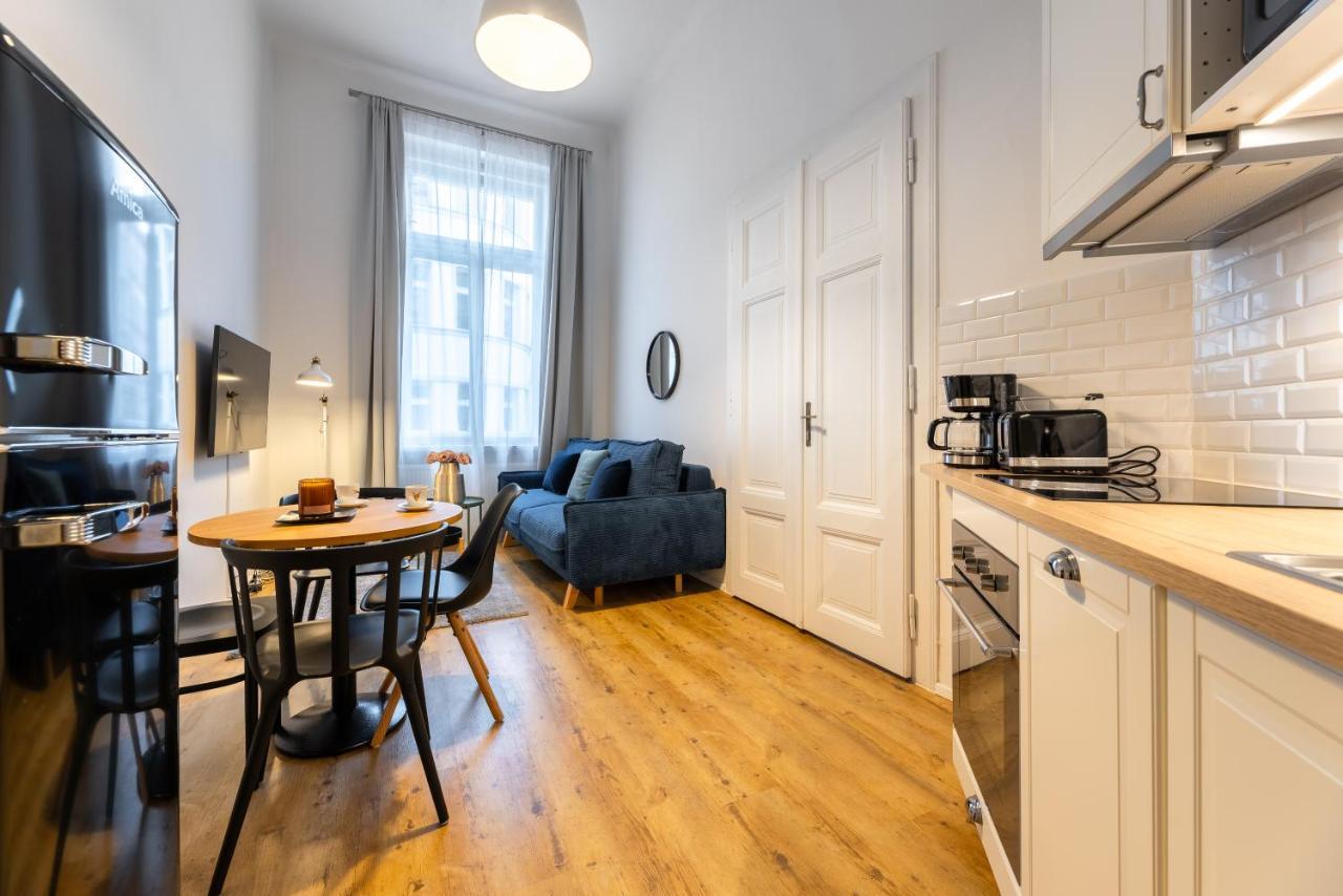 Charming 1 Bedroom Apartment In The City Center Of Praga Exterior foto