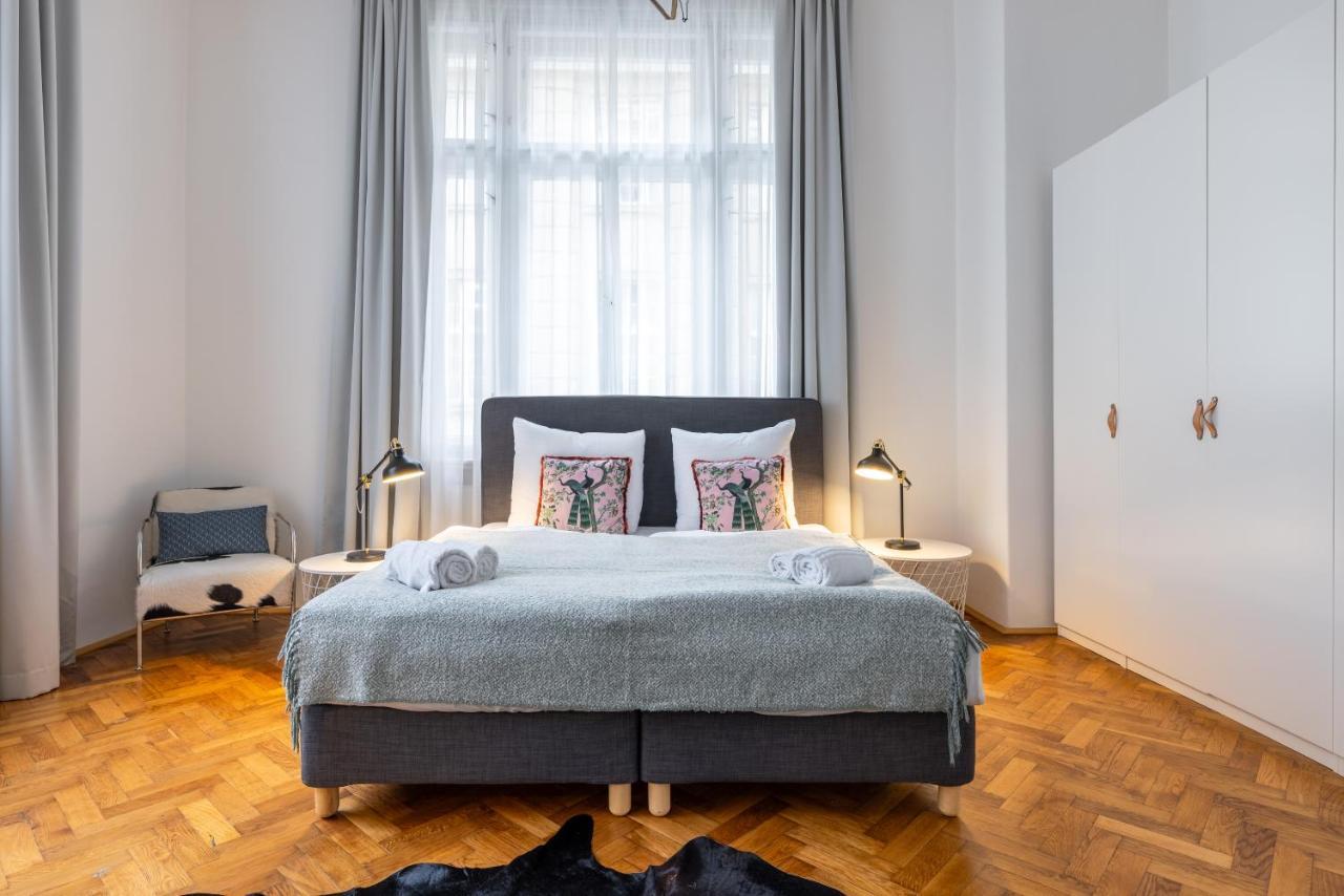 Charming 1 Bedroom Apartment In The City Center Of Praga Exterior foto