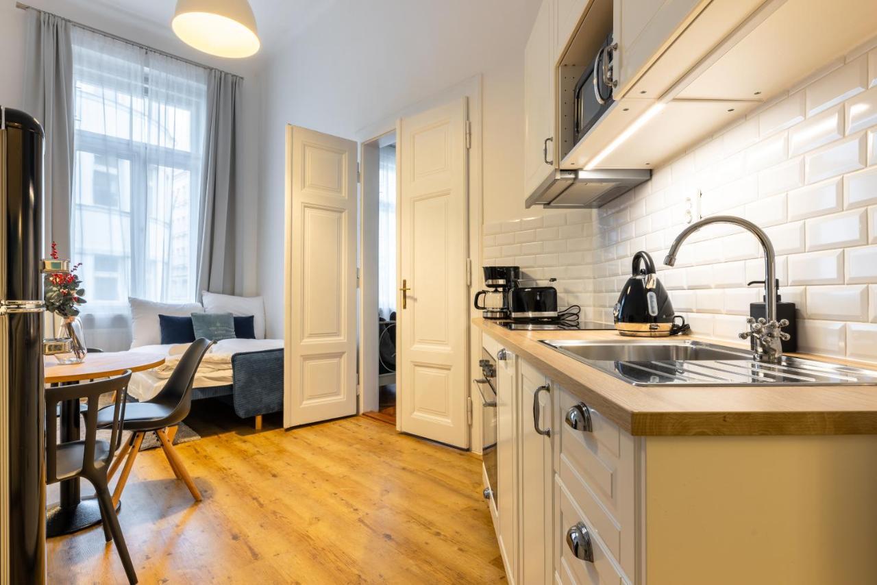 Charming 1 Bedroom Apartment In The City Center Of Praga Exterior foto