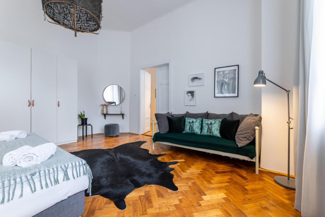 Charming 1 Bedroom Apartment In The City Center Of Praga Exterior foto
